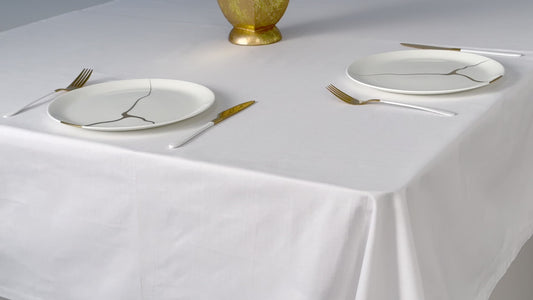 2er-Set Tischläufer weiß (Offwhite() 50 x 150 cm aus 100% Baumwolle in höchster Qualität, Tischdecke für Wohnzimmer und Esstisch faltenfrei fallend, leicht zu reinigen