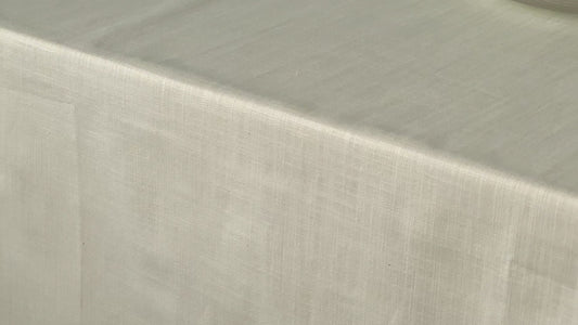 Tischläufer beige (Pelican) 50 x 150 cm aus 100% Baumwolle in höchster Qualität, Tischdecke für Wohnzimmer und Esstisch faltenfrei fallend, leicht zu reinigen