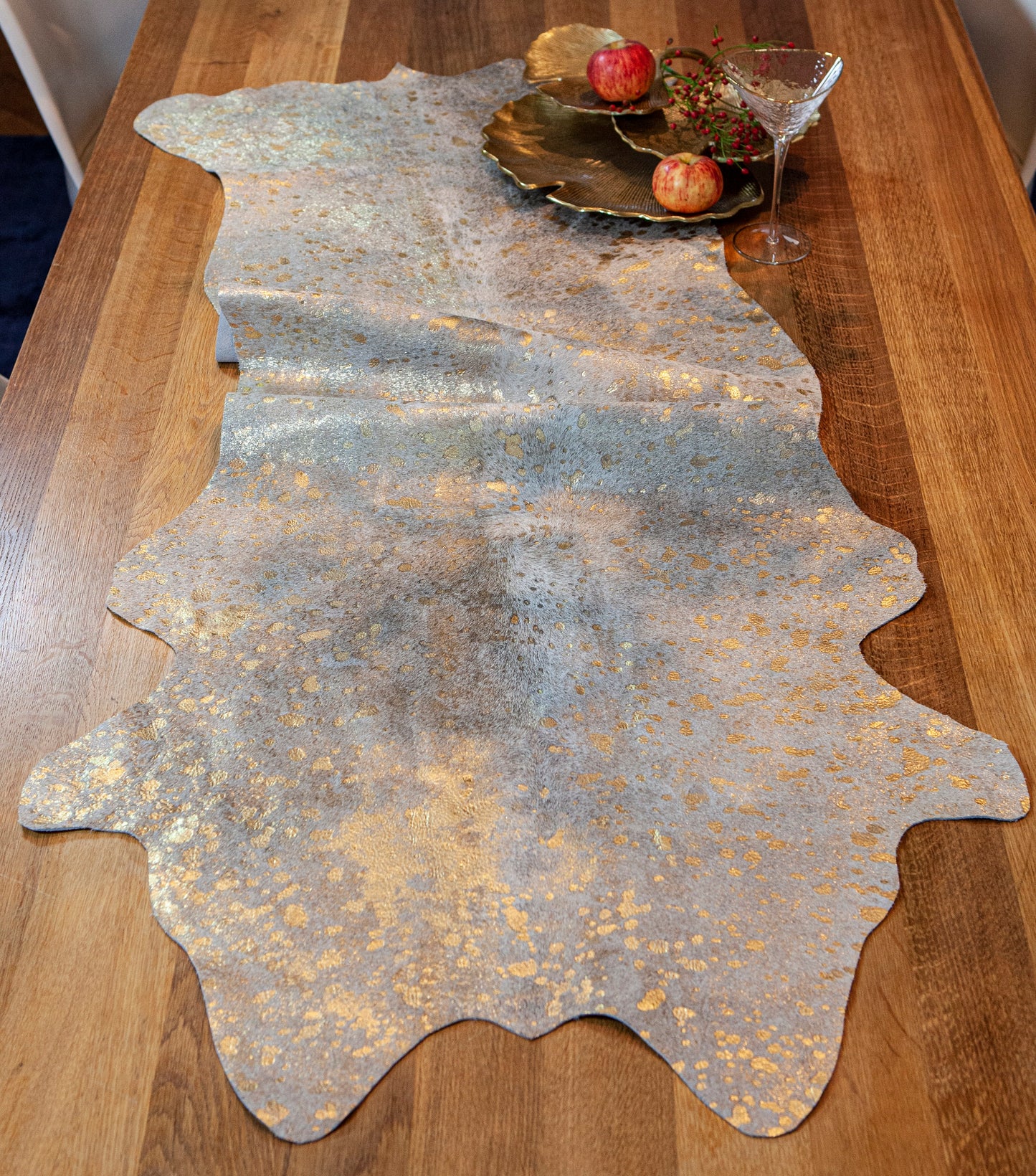 Kuhfell gold sparkle Tischläufer Dekoidee nobler Stil