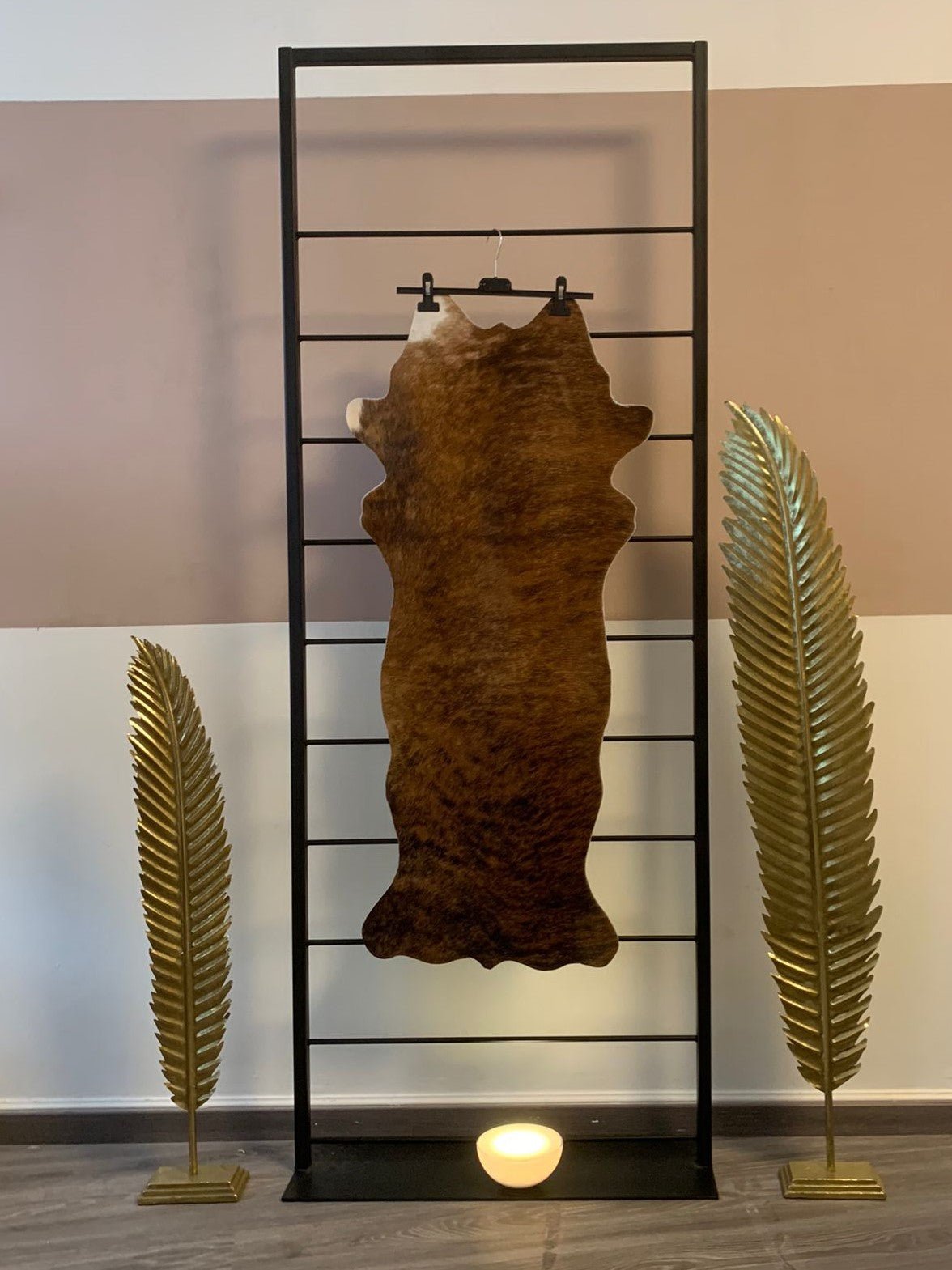 Echter Kuhfell Teppich klein "Die exotische Schönheit" Handmade in Germany, geruchsneutral, Rinderfell ideal für Wohnzimmer Esszimmer Flur, braun gestromt, getigert 160x70cm /120x55cm - unendlich - schoen