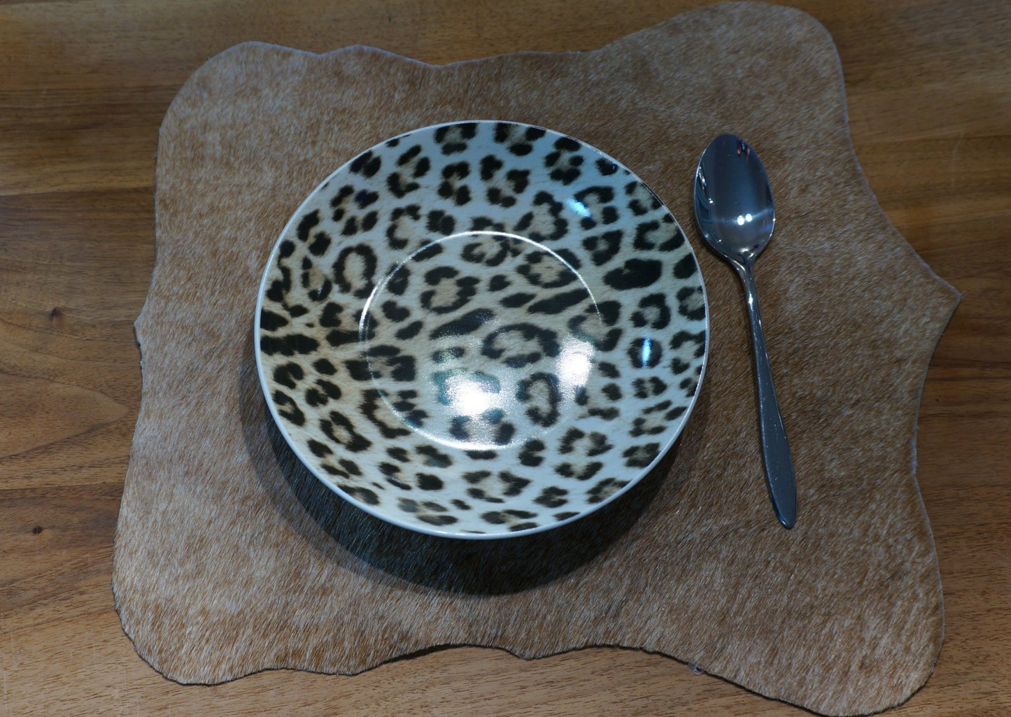 Echtes Kuhfell 2er - Platzset Platzdeckchen "Die nordische Schönheit" Handmade in Germany, abwaschbar, Tischset ist natürlich rutschfest, Deko Telleruntersetzer Esstisch Wohnzimmer, rustikal champanger blond 40 x 38 cm - unendlich - schoen