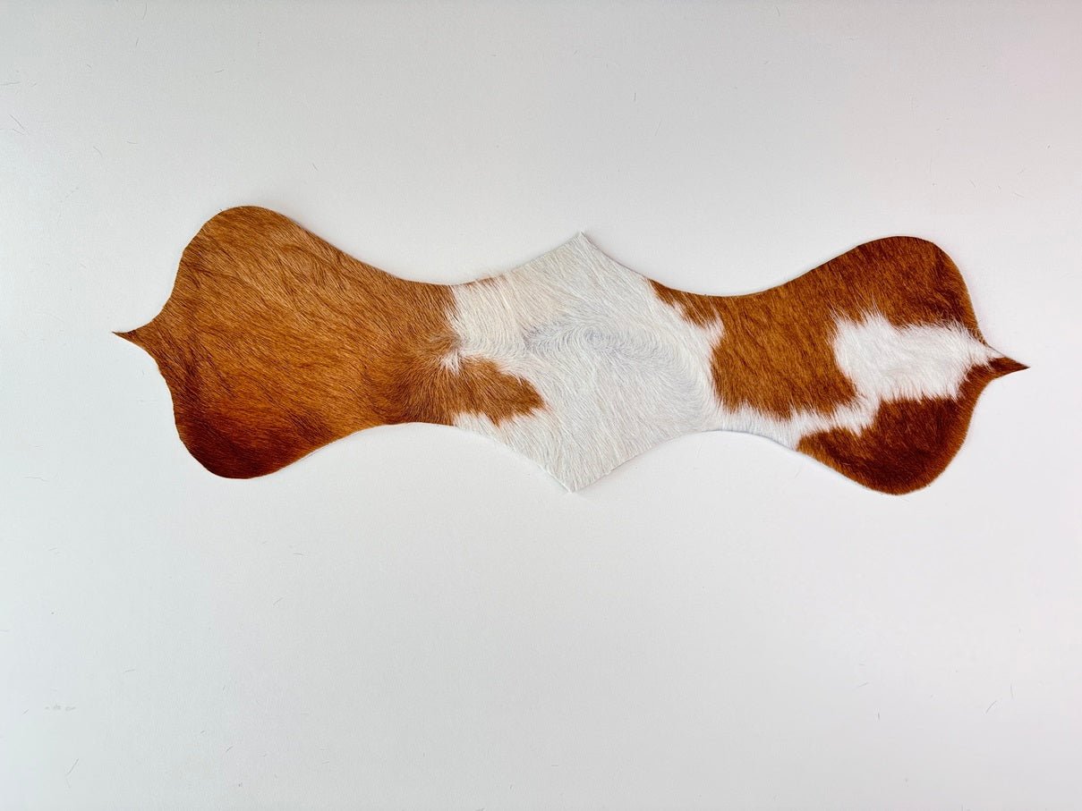Echt Kuhfell Tischläufer "Die rustikale Schönheit" Wohnzimmer Esstisch, rustikal braun/weiss 15x 50 cm - unendlich - schoen