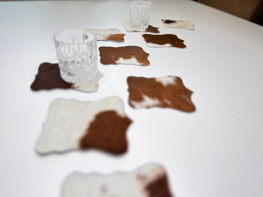 Echte Kuhfell Glasuntersetzer " Die rustikale Schönheit" selten, edel schlicht, pflegeleicht, rustikal braun weiss 13cm Ø - unendlich - schoen