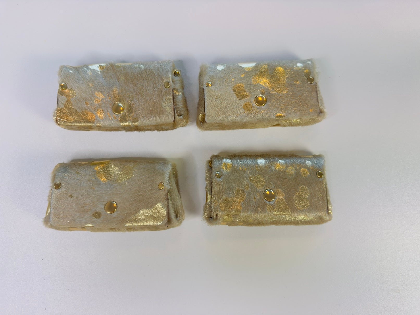 Echtes Kuhfell Portemonnaie / Geldbörse "Die luxeriöse Schönheit" edel & extravagant der besondere Hingucker, 2 Fächer, gold sparkle metallic 12x8cm - unendlich - schoen