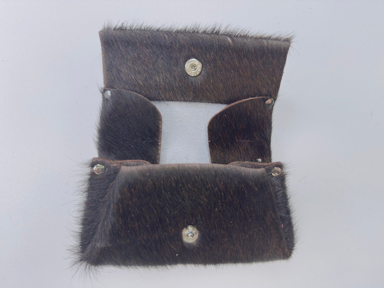 Echtes Kuhfell Portemonnaie / Geldbörse "Die schlichte Schönheit" edel & extravagant der besondere Hingucker, 2 Fächer, schwarz 12x8cm - unendlich - schoen