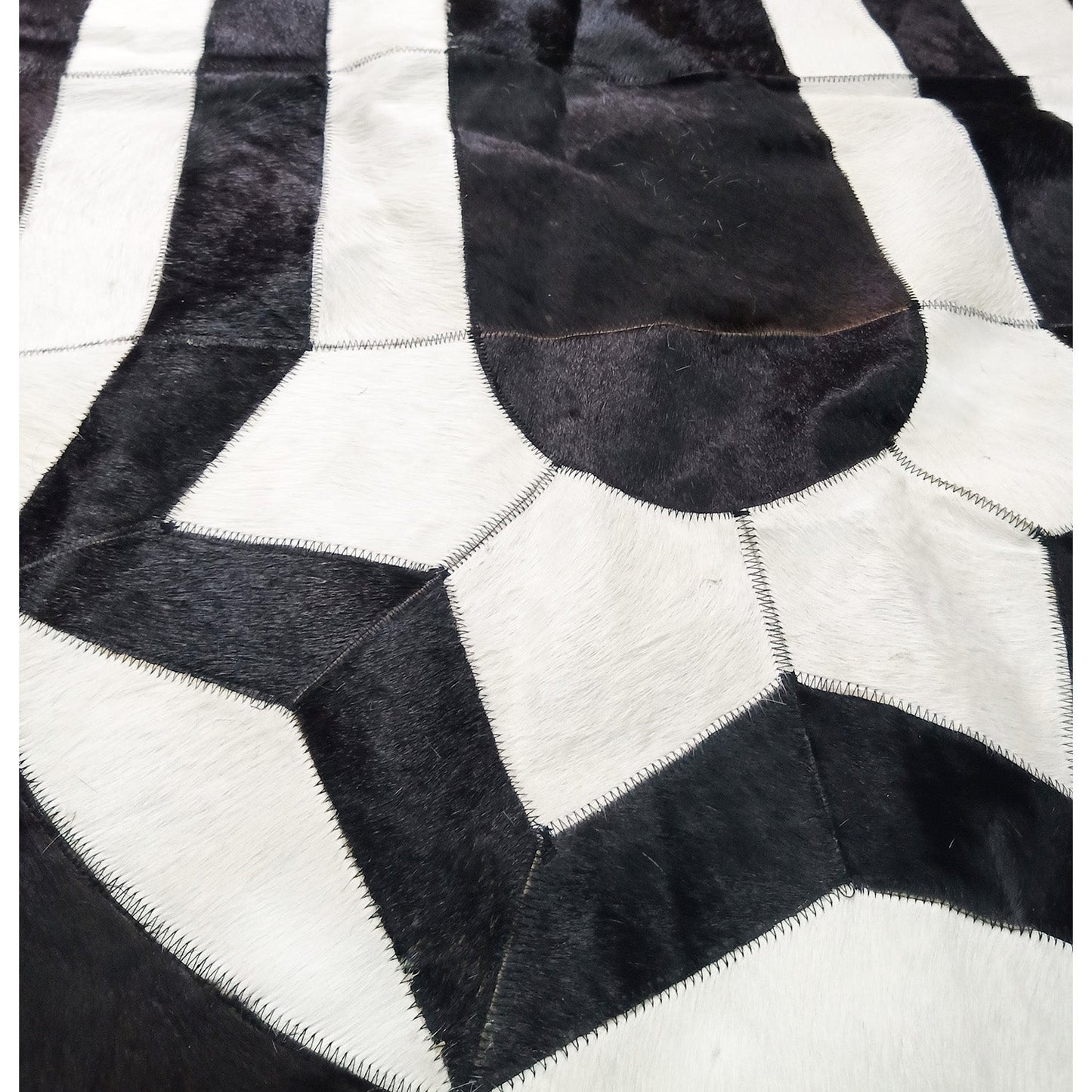 Kuhfell / Rinderfell Teppich "Patchwork oval" ca. 100 x 150 cm - unendlich - schoen