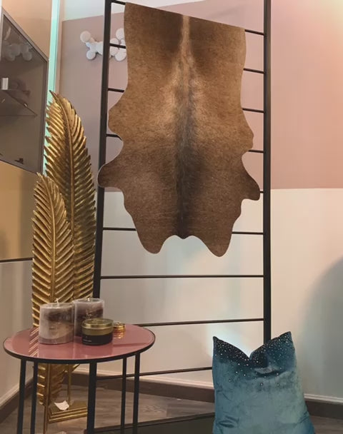 Kuhfell taupe grau moderne Einrichtung